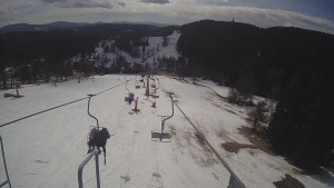 Snow park Paprsek - Lanovka - pohled dolů - 10.3.2023 v 12:20