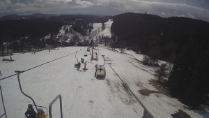Snow park Paprsek - Lanovka - pohled dolů - 10.3.2023 v 12:45