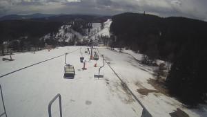 Snow park Paprsek - Lanovka - pohled dolů - 10.3.2023 v 12:55