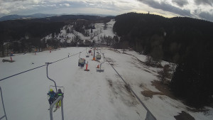 Snow park Paprsek - Lanovka - pohled dolů - 10.3.2023 v 14:25
