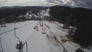 Snow park Paprsek - Lanovka - pohled dolů - 10.3.2023 v 15:25