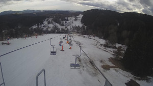 Snow park Paprsek - Lanovka - pohled dolů - 10.3.2023 v 15:30