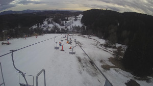 Snow park Paprsek - Lanovka - pohled dolů - 10.3.2023 v 17:20