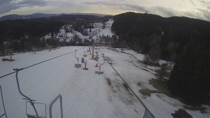 Snow park Paprsek - Lanovka - pohled dolů - 10.3.2023 v 17:25