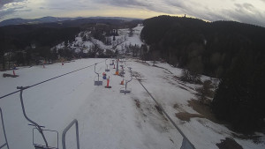 Snow park Paprsek - Lanovka - pohled dolů - 10.3.2023 v 17:30