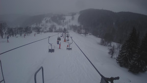 Snow park Paprsek - Lanovka - pohled dolů - 11.3.2023 v 17:55