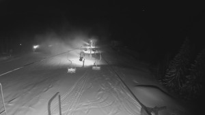 Snow park Paprsek - Lanovka - pohled dolů - 12.3.2023 v 00:05
