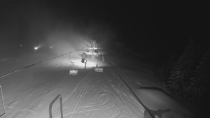 Snow park Paprsek - Lanovka - pohled dolů - 12.3.2023 v 00:10