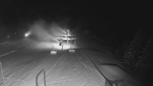 Snow park Paprsek - Lanovka - pohled dolů - 12.3.2023 v 00:25
