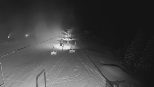Snow park Paprsek - Lanovka - pohled dolů - 12.3.2023 v 00:35