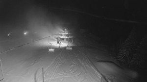 Snow park Paprsek - Lanovka - pohled dolů - 12.3.2023 v 01:00