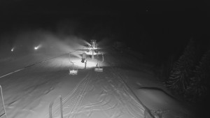 Snow park Paprsek - Lanovka - pohled dolů - 12.3.2023 v 01:15