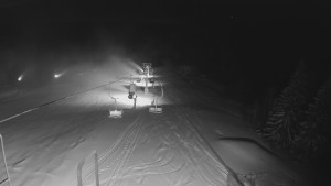 Snow park Paprsek - Lanovka - pohled dolů - 12.3.2023 v 01:20