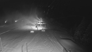 Snow park Paprsek - Lanovka - pohled dolů - 12.3.2023 v 01:30