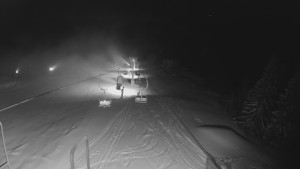Snow park Paprsek - Lanovka - pohled dolů - 12.3.2023 v 01:35