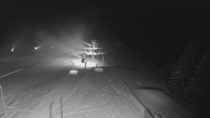 Snow park Paprsek - Lanovka - pohled dolů - 12.3.2023 v 01:45