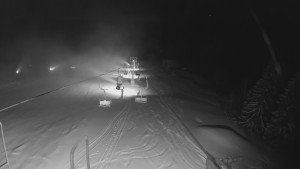 Snow park Paprsek - Lanovka - pohled dolů - 12.3.2023 v 01:50