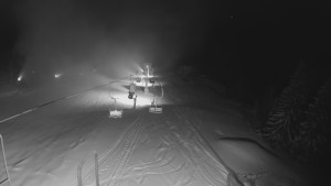 Snow park Paprsek - Lanovka - pohled dolů - 12.3.2023 v 02:15