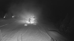 Snow park Paprsek - Lanovka - pohled dolů - 12.3.2023 v 02:30