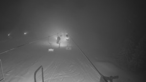 Snow park Paprsek - Lanovka - pohled dolů - 12.3.2023 v 03:40