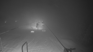 Snow park Paprsek - Lanovka - pohled dolů - 12.3.2023 v 03:45