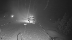 Snow park Paprsek - Lanovka - pohled dolů - 12.3.2023 v 04:25