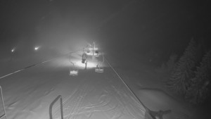 Snow park Paprsek - Lanovka - pohled dolů - 12.3.2023 v 04:35