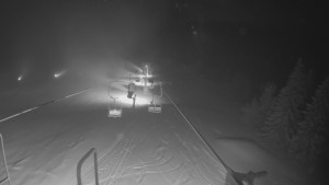Snow park Paprsek - Lanovka - pohled dolů - 12.3.2023 v 04:50