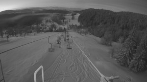 Snow park Paprsek - Lanovka - pohled dolů - 12.3.2023 v 05:40