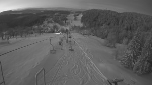 Snow park Paprsek - Lanovka - pohled dolů - 12.3.2023 v 05:45