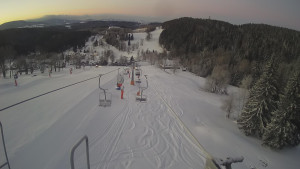 Snow park Paprsek - Lanovka - pohled dolů - 12.3.2023 v 06:00