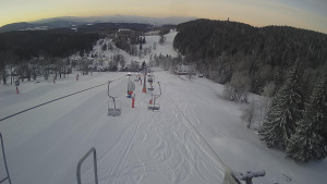 Snow park Paprsek - Lanovka - pohled dolů - 12.3.2023 v 06:15