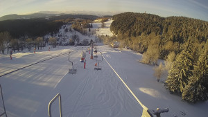 Snow park Paprsek - Lanovka - pohled dolů - 12.3.2023 v 06:50