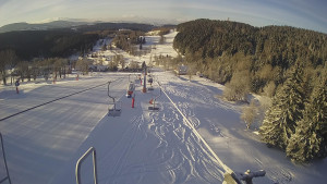 Snow park Paprsek - Lanovka - pohled dolů - 12.3.2023 v 07:05