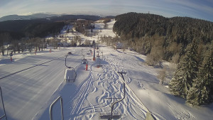 Snow park Paprsek - Lanovka - pohled dolů - 12.3.2023 v 07:25