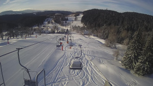 Snow park Paprsek - Lanovka - pohled dolů - 12.3.2023 v 07:40