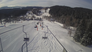 Snow park Paprsek - Lanovka - pohled dolů - 12.3.2023 v 08:20
