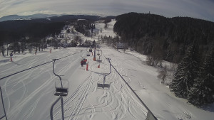 Snow park Paprsek - Lanovka - pohled dolů - 12.3.2023 v 09:00