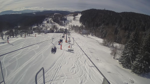 Snow park Paprsek - Lanovka - pohled dolů - 12.3.2023 v 09:05