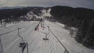 Snow park Paprsek - Lanovka - pohled dolů - 12.3.2023 v 09:10