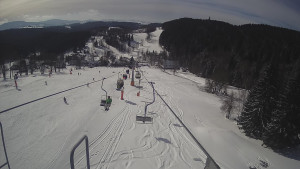 Snow park Paprsek - Lanovka - pohled dolů - 12.3.2023 v 10:00
