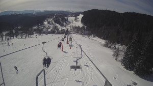 Snow park Paprsek - Lanovka - pohled dolů - 12.3.2023 v 10:30