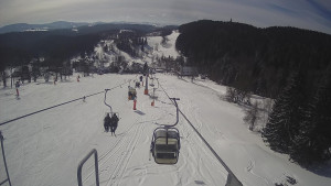 Snow park Paprsek - Lanovka - pohled dolů - 12.3.2023 v 10:40