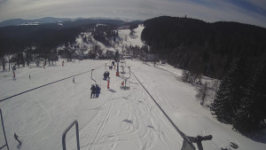 Snow park Paprsek - Lanovka - pohled dolů - 12.3.2023 v 10:45