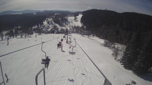 Snow park Paprsek - Lanovka - pohled dolů - 12.3.2023 v 11:05