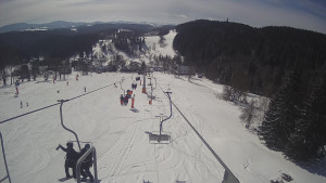 Snow park Paprsek - Lanovka - pohled dolů - 12.3.2023 v 11:15