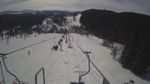 Snow park Paprsek - Lanovka - pohled dolů - 12.3.2023 v 11:30