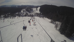Snow park Paprsek - Lanovka - pohled dolů - 12.3.2023 v 11:35