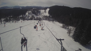 Snow park Paprsek - Lanovka - pohled dolů - 12.3.2023 v 11:45