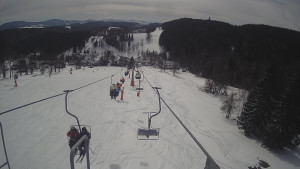 Snow park Paprsek - Lanovka - pohled dolů - 12.3.2023 v 12:10